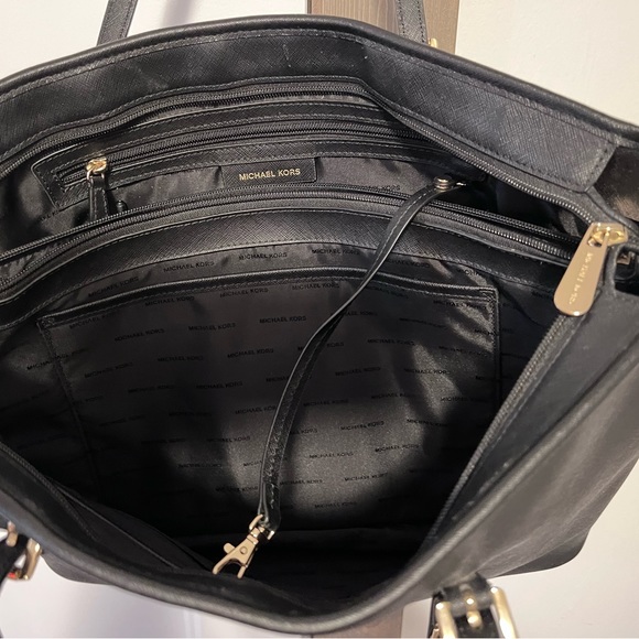 Michael Kors purse and wallet - Picture 6 of 8